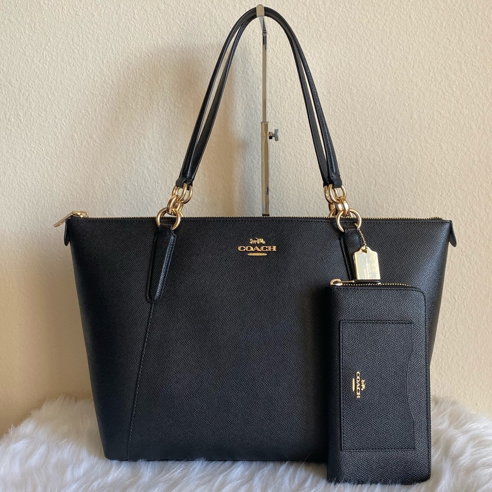 Coach purse and wallet set